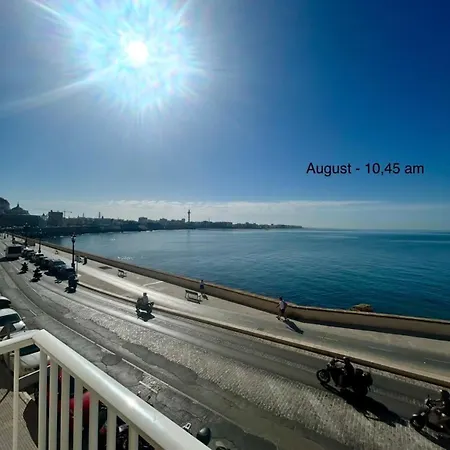 Frente Al Mar *
